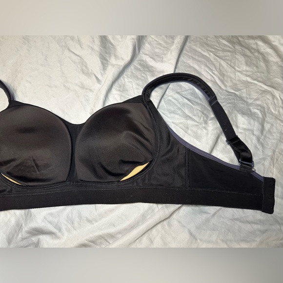 Lululemon - Ta Ta Tamer Bra - Blue/Purple - 32DD - Picture 4 of 5